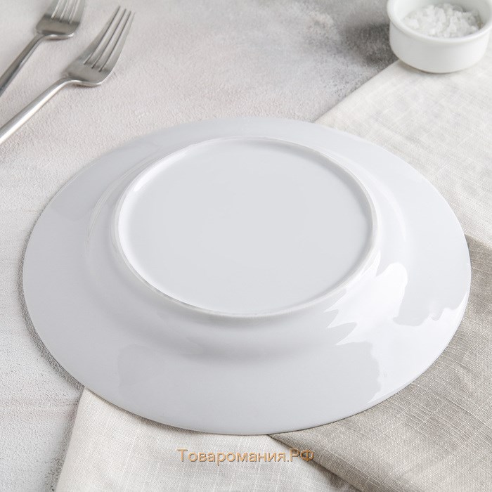 Тарелка фарфоровая «Идиллия», d=24 см, белая